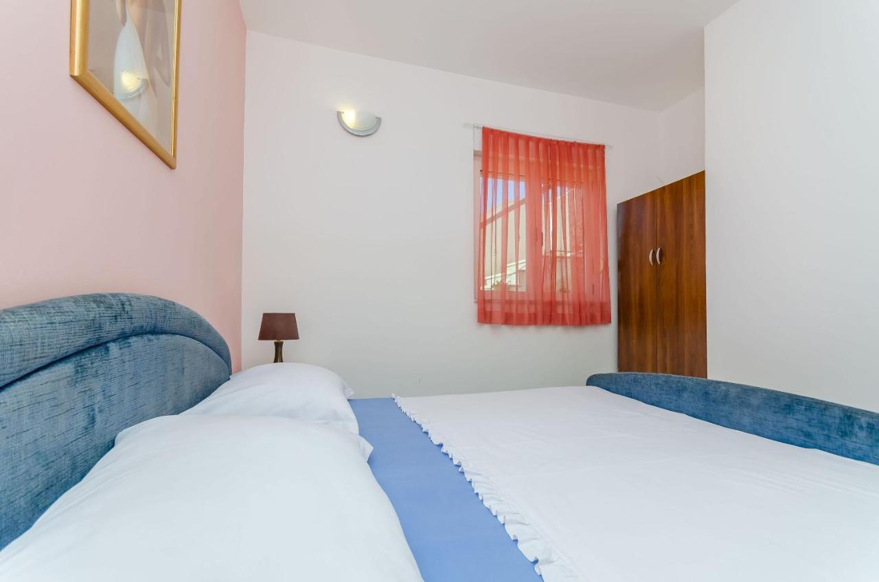 Apartments Zdenka Donji Okrug  Εξωτερικό φωτογραφία